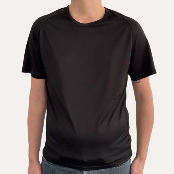 Vue de face du t-shirt noir VP TRAINING CLUB sans logo