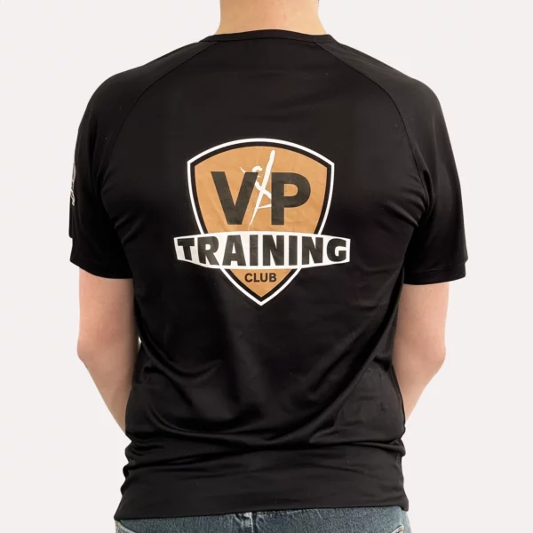 Vue de dos du t-shirt noir VP TRAINING CLUB avec logo
